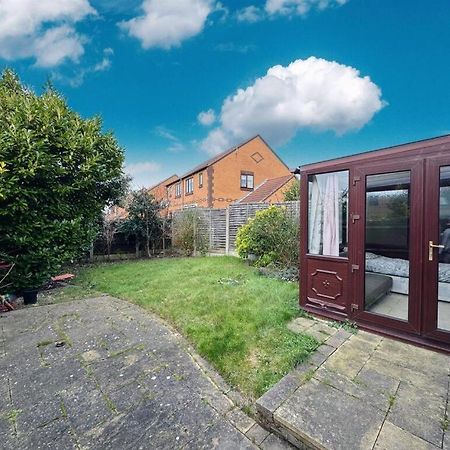 Clove, 3-4 Bed House With Garden, Free Parking, Sleeps 9 In Grays & Chafford Hundred Stifford Luaran gambar