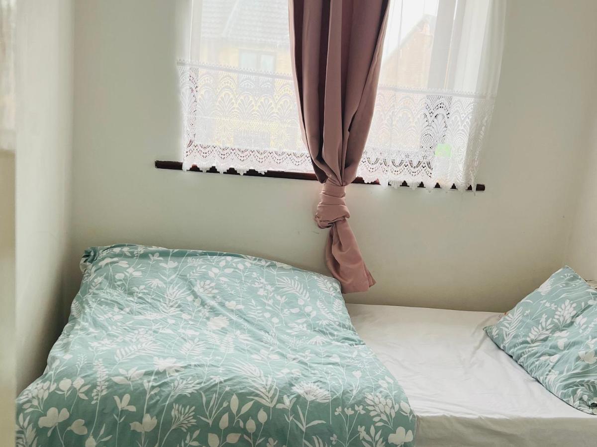 Clove, 3-4 Bed House With Garden, Free Parking, Sleeps 9 In Grays & Chafford Hundred Stifford Luaran gambar