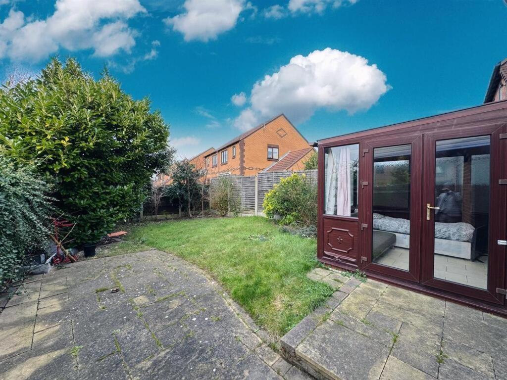 Clove, 3-4 Bed House With Garden, Free Parking, Sleeps 9 In Grays & Chafford Hundred Stifford Luaran gambar
