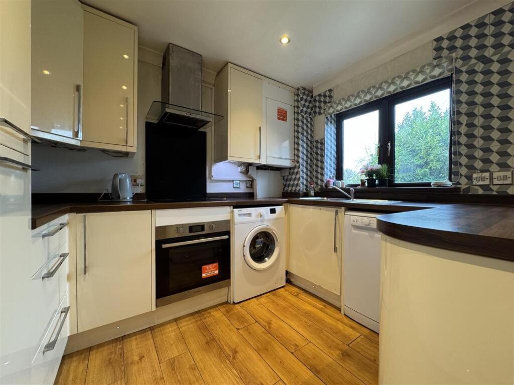 Clove, 3-4 Bed House With Garden, Free Parking, Sleeps 9 In Grays & Chafford Hundred Stifford Luaran gambar