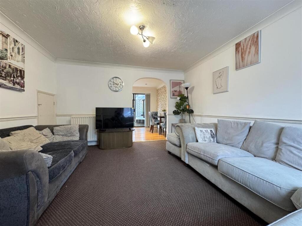 Clove, 3-4 Bed House With Garden, Free Parking, Sleeps 9 In Grays & Chafford Hundred Stifford Luaran gambar