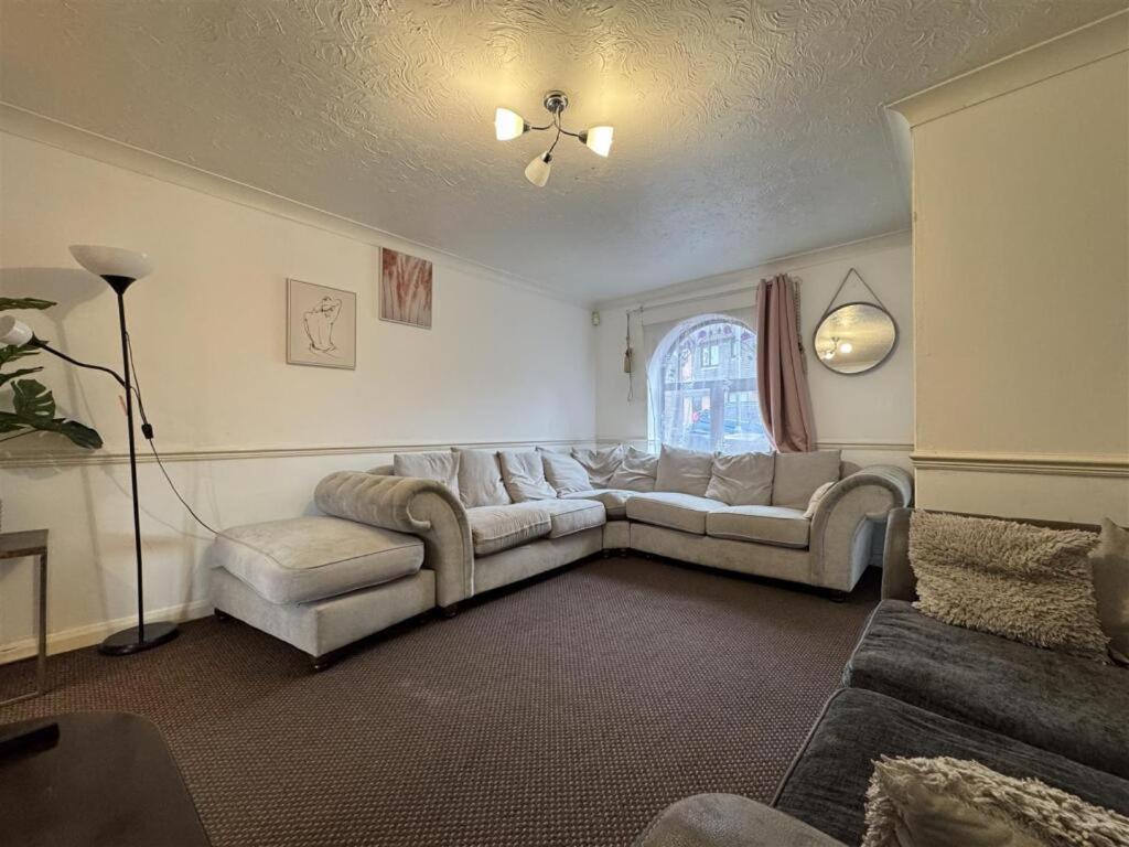 Clove, 3-4 Bed House With Garden, Free Parking, Sleeps 9 In Grays & Chafford Hundred Stifford Luaran gambar