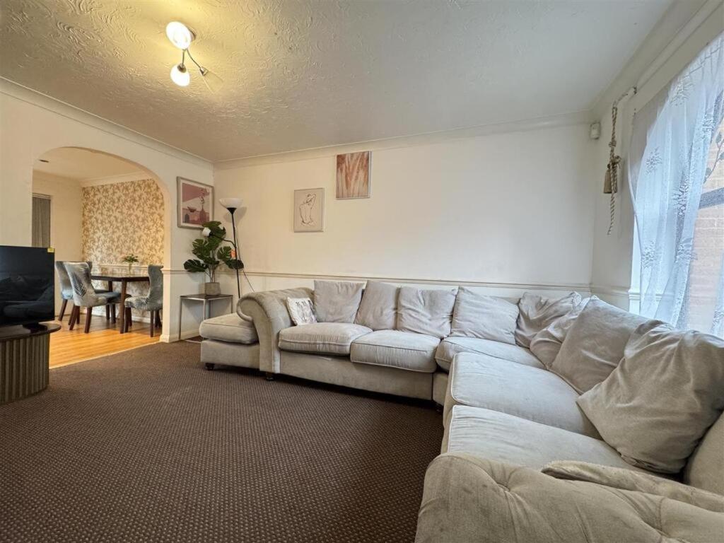 Clove, 3-4 Bed House With Garden, Free Parking, Sleeps 9 In Grays & Chafford Hundred Stifford Luaran gambar