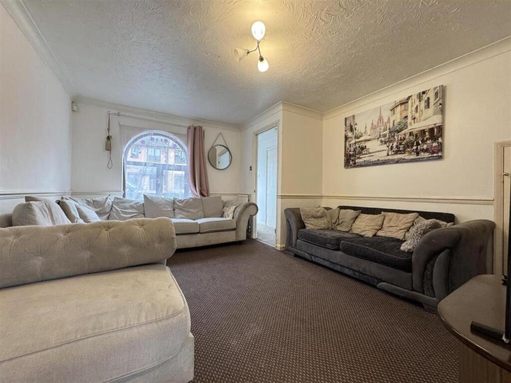 Clove, 3-4 Bed House With Garden, Free Parking, Sleeps 9 In Grays & Chafford Hundred Stifford Luaran gambar